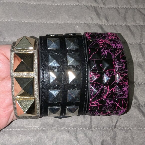 $3 with Bundle ~ Studded Cuff Bracelet Set – Punk, Rock, Glam 4722 - Picture 1 of 6